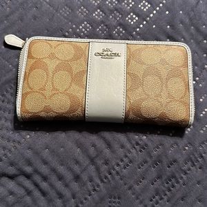 Coach wallet